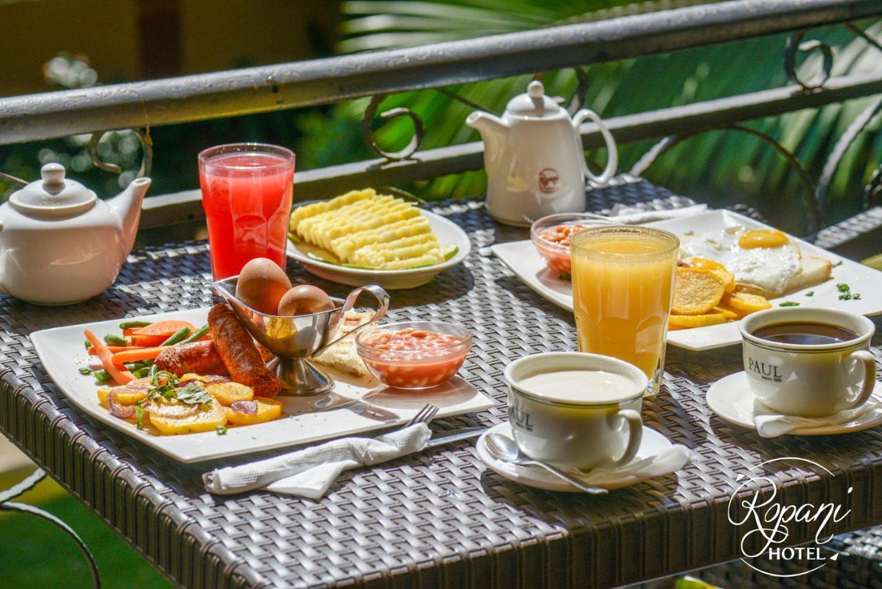 Ropani Hotel Kitende Bagian luar foto