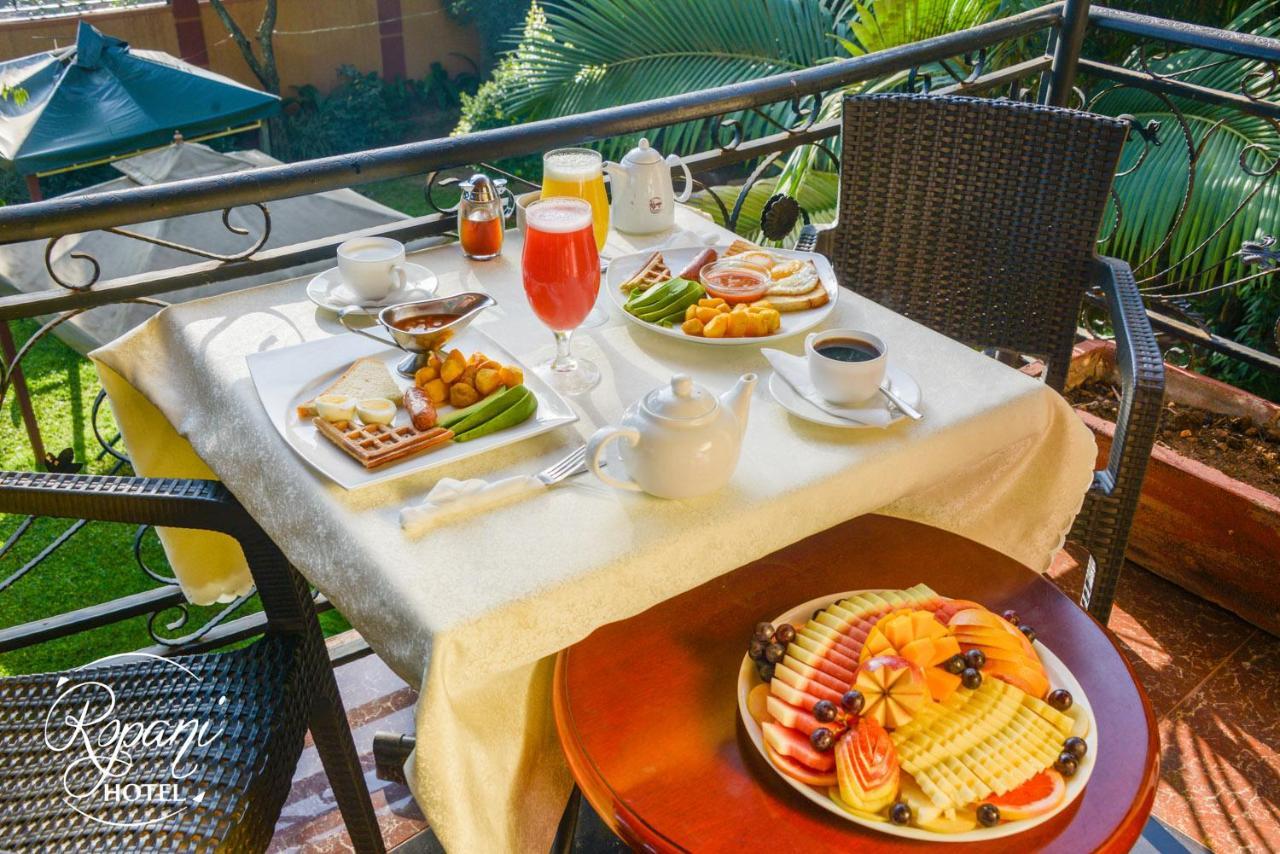 Ropani Hotel Kitende Bagian luar foto